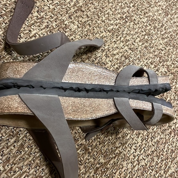 BIRKENSTOCK Yara sandals Worn once - Picture 6 of 6